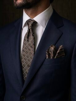 11- Brown Premium Turkish Tie Set 7.5 cm

Includes Matching Pocket Square & Luxury Gift Box