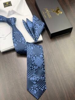 12- Blue Bloom Royale Premium Turkish Tie Set 7.5 cm
Includes Matching Pocket Square & Luxury Gift Box