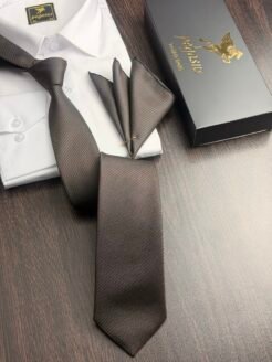 03 - Chocolate Brown Textured Premium Turkish Tie Set 7.5 cm

Includes Matching Pocket Square & Luxury Gift Box